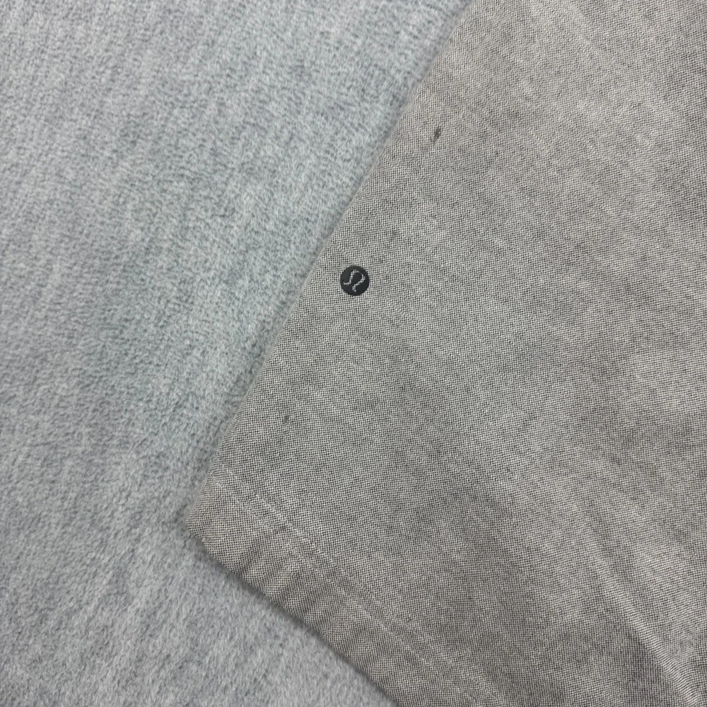 Lululemon Shorts‎ Mens 34 Light Gray Commission Classic Ventlight Golf Athletic